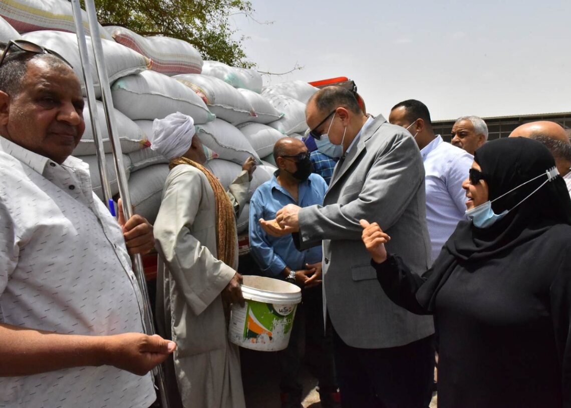 توريد 18 طن قمح لـ 30 شونة وصومعة بأسيوط 18 - جريدة المساء