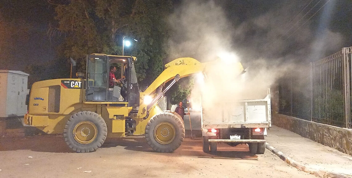 محافظ أسوان : رفع 65 طن تراكمات بدراو وإزالة لحالة تعدى بمساحة 300 م2 بنصر النوبة 18 - جريدة المساء محافظ أسوان .. رفع 65 طن تراكمات بدراو وإزالة لحالة تعدى بمساحة 300 م2 بنصر النوبة