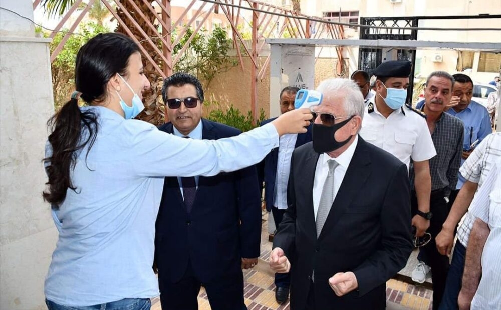 محافظ جنوب سيناء يتفقد لجان امتحانات الصف الثاني الثانوي الاليكتروني بطور سيناء 16 - جريدة المساء