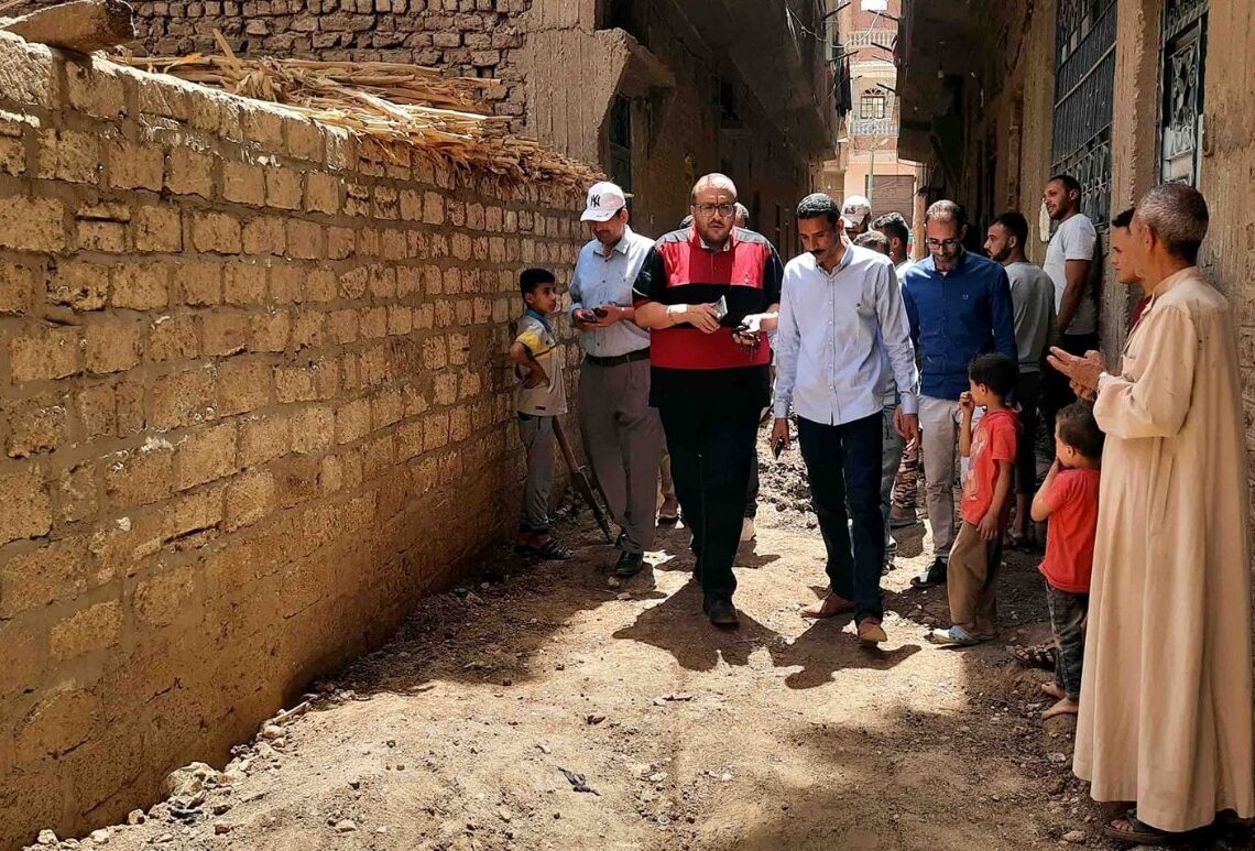 محافظ سوهاج يتابع موقف تنفيذ 330 ألف وصلة صرف صحي بقرى " حياة كريمة " 19 - جريدة المساء
