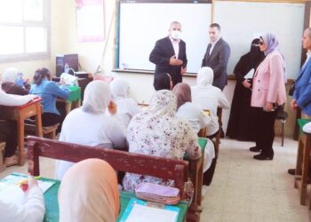 محافظ كفر الشيخ تفقد أداء الطلاب لامتحانات الفصل الدراسي الثاني