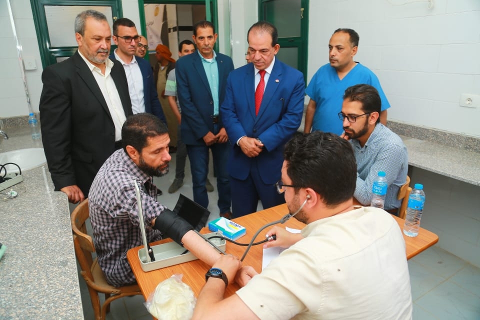 مجلس الوزراء وصناع الخير يقدمون الخدمات الطبية لـ 1226 من أهالى برانى والسلوم 20 - جريدة المساء مجلس الوزراء وصناع الخير يقدمون الخدمات الطبية لـ 1226 من أهالى برانى والسلوم 19 - جريدة المساء