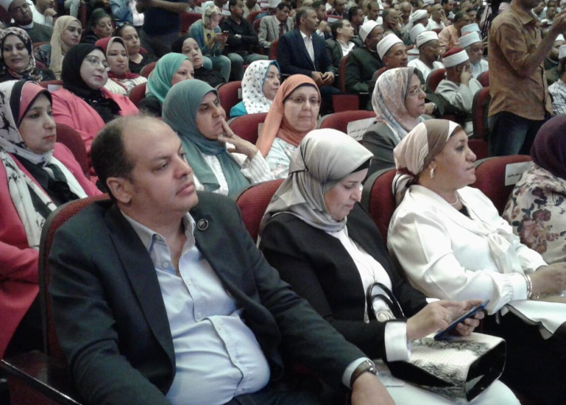 بحضور وزير الأوقاف ومحافظ قنا .. أمانة حزب الشعب الجمهورى بقنا تشارك بندوة "دور الشباب فى بناء الأوطان" 19 - جريدة المساء