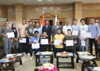رئيس جامعة جنوب الوادى يقرر صرف مكافأة إجادة لفريق كرة القدم بكلية الحقوق 20 - جريدة المساء