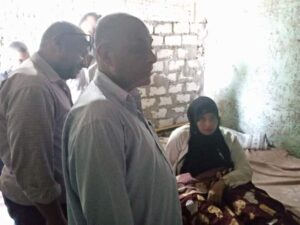 "الكلب المسعور .. عقر ممرضة فرشوط" .. هاجمها خلال حملة التطعيم المتنقلة.. وحالتها مستقرة بعد تلقيها المصل 21 - جريدة المساء