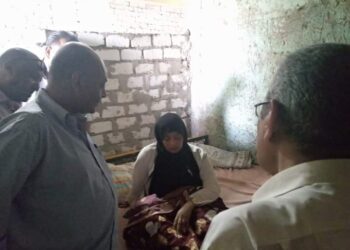 "الكلب المسعور .. عقر ممرضة فرشوط" .. هاجمها خلال حملة التطعيم المتنقلة.. وحالتها مستقرة بعد تلقيها المصل 22 - جريدة المساء