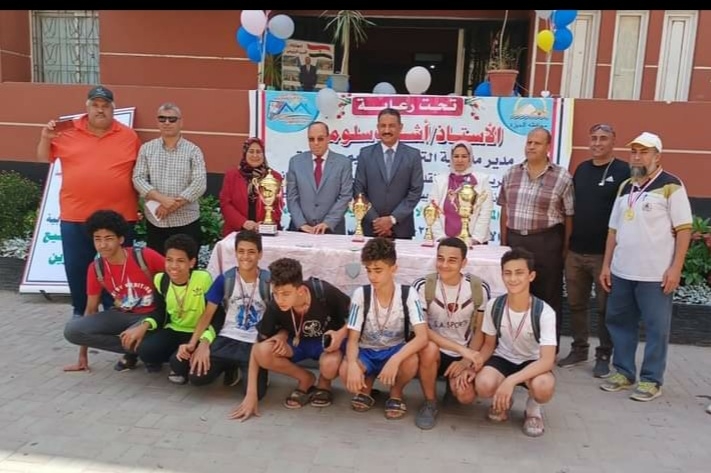 وكيل وزارة التعليم بالجيزه يكرم الطلاب الموهوبين فى كره القدم 20 - جريدة المساء وكيل وزارة التعليم بالجيزه يكرم الطلاب الموهوبين فى كره القدم 19 - جريدة المساء