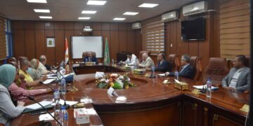 محافظ المنيا يناقش عددا من الملفات لدفع عجلة الاستثمار وتوفير فرص عمل 2 - جريدة المساء محافظ المنيا يناقش عددا من الملفات لدفع عجلة الاستثمار وتوفير فرص عمل 1 - جريدة المساء