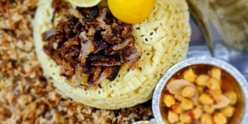 الشيف أمينة رياض تقدم طريقة عمل الكشري المصري 2 - جريدة المساء الشيف أمينة رياض تقدم طريقة عمل الكشري المصري 1 - جريدة المساء