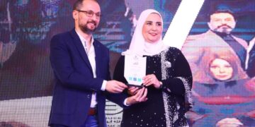 وزيرة التضامن تكرم الكاتب والسيناريست الدكتور محمد سليمان عبدالمالك 1 - جريدة المساء