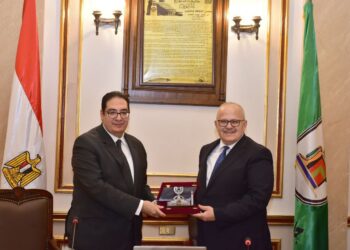 الخشت يترأس اجتماع مجلس خدمة المجتمع وتنمية البيئة بجامعة القاهرة 33 - جريدة المساء