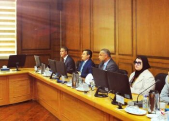 مجلس عمداء جامعة كفرالشيخ يناقش إمكانية تنظيم قوافل تنموية تحت عنوان محو الأمية الألكترونية 27 - جريدة المساء