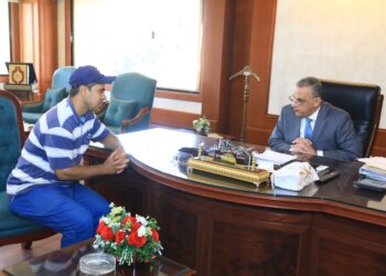 محافظ سوهاج ونائبه والسكرتير المساعد يلتقون 90 مواطن لبحث مطالبهم وحل شكواهم 32 - جريدة المساء