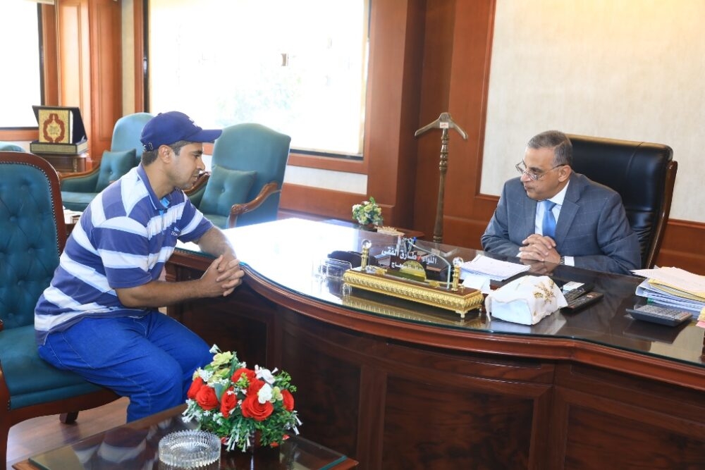 محافظ سوهاج ونائبه والسكرتير المساعد يلتقون 90 مواطن لبحث مطالبهم وحل شكواهم 16 - جريدة المساء