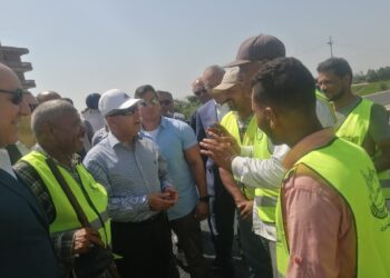 وزير النقل يشيد بجهود عمال الرصف لقيامهم بأعمالهم على أكمل وجه 33 - جريدة المساء