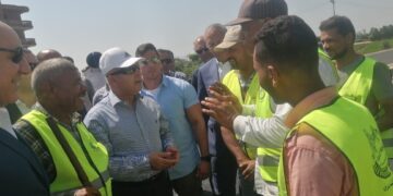 وزير النقل يشيد بجهود عمال الرصف لقيامهم بأعمالهم على أكمل وجه 1 - جريدة المساء
