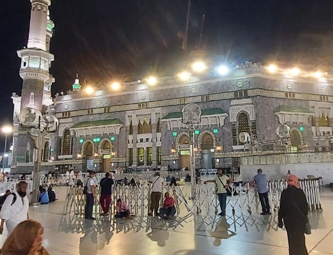 وصول بعثات من حجاج الجمعيات الأهلية للحرم المكى