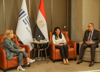 وزيرا التعاون الدولي والطيران المدني يبحثان التعاون المشترك مع نائب رئيس بنك الاستثمار الأوروبي 29 - جريدة المساء