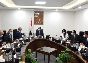 رئيس الوزراء يتابع دراسة وتقييم الأثر المروري لمقترحات ربط القاهرة الخديوية بالمحاور الجديدة شرق وغرب القاهرة 21 - جريدة المساء