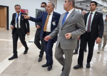 وزير الطيران يتفقد مطار العلمين استعدادا لاستقبال الرحلات 25 - جريدة المساء