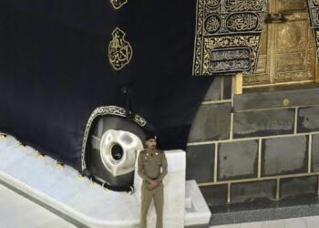 قصة الحجر الأسود.. نقطة بداية الطواف ومنتهاه 25 - جريدة المساء