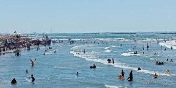 استرح من الحر .. فى رأس البر 1 - جريدة المساء