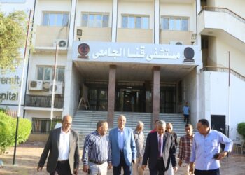 رئيس جامعة جنوب الوادي يزور مرضى المستشفيات الجامعية في اليوم الأول لعيد الأضحى المبارك 32 - جريدة المساء