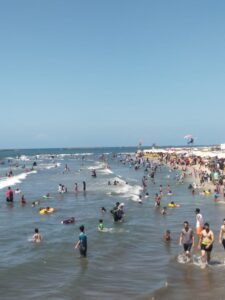 شواطئ رأس البر .. زحام شديد في ثاني أيام العيد 43 - جريدة المساء