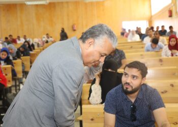 رئيس جامعة جنوب الوادي يتفقد امتحانات الدراسات العليا بكلية التجارة 21 - جريدة المساء