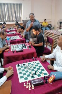 لليوم الثاني .. "الشعب الجمهوري" بقنا يواصل تنظيم بطولة الشطرنج 23 - جريدة المساء