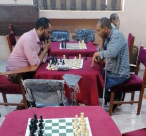 لليوم الثاني .. "الشعب الجمهوري" بقنا يواصل تنظيم بطولة الشطرنج 33 - جريدة المساء