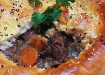 تعرف على طريقة عمل فخارة اللحم والخضار بالعجين 21 - جريدة المساء