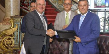 بروتوكول تعاون بين جامعة عين شمس وسيمنز للرعاية الصحية لتعزيز التحول الرقمي بالذكاء الاصطناعي 2 - جريدة المساء بروتوكول تعاون بين جامعة عين شمس وسيمنز للرعاية الصحية لتعزيز التحول الرقمي بالذكاء الاصطناعي 1 - جريدة المساء