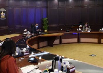 رئيس الوزراء يتابع برنامج الطروحات الحكومية في البورصة 31 - جريدة المساء