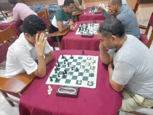 لليوم الثاني .. "الشعب الجمهوري" بقنا يواصل تنظيم بطولة الشطرنج 25 - جريدة المساء