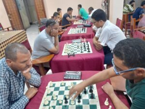 لليوم الثاني .. "الشعب الجمهوري" بقنا يواصل تنظيم بطولة الشطرنج 41 - جريدة المساء