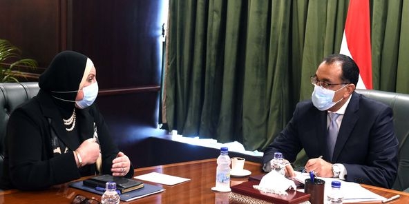 رئيس الوزراء يتابع مع وزيرة التجارة والصناعة نتائج اجتماعات لجنة دراسة التحديات التي تواجه المشروعات الصناعية 17 - جريدة المساء