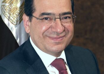 المهندس طارق الملا وزير البترول : أكثر من ١٤٥٠ قرية 24 - جريدة المساء