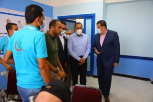 رئيس مجلس الوزراء يتفقد القافلة الطبية الموسعة لخدمة أهالي وادي النطرون.. ويشيد بجودة الخدمة الطبية المقدمة 19 - جريدة المساء