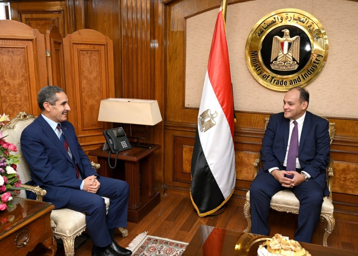 وزير التجارة:تطوير منظومة التنمية الصناعية بالمحافظات 19 - جريدة المساء