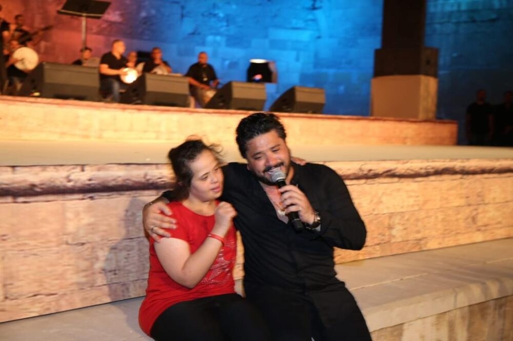 مصطفى حجاج يشعل مسرح المحكى ونسمة تتحاور مع الماريمبا 19 - جريدة المساء