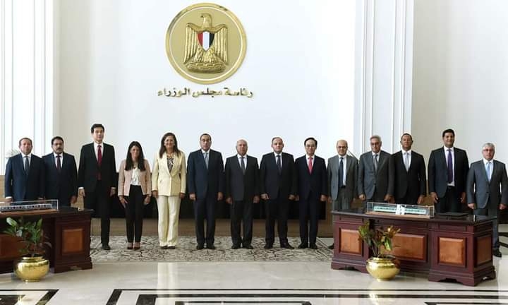 رئيس الوزراء يشهد مراسم توقيع عقد تصنيع وتوريد 320 عربة للخطين الثاني والثالث لمترو الأنفاق 19 - جريدة المساء