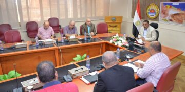 محافظ مطروح يناقش مشاكل ومطالب أهالي مدينة السلوم الحدودية 1 - جريدة المساء