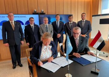 خلال جولته الخارجية بهولندا والدنمارك الفريق أسامة ربيع يشهد توقيع اتفاق ثنائي مع مجموعة إيه بي موللر ميرسك العالمية 16 - جريدة المساء