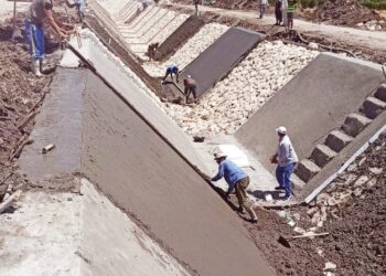 محافظ كفر الشيخ : الانتهاء من تبطين وتأهيل 316 كيلو ترع بقرى ومدن المحافظة واستمرار أعمال الصيانة 33 - جريدة المساء