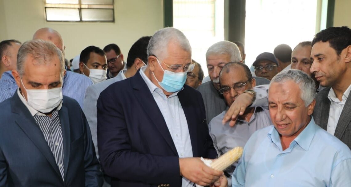 وزير الزراعة ومحافظ كفر الشيخ يتفقدان محطة البحوث الزراعية بسخا 17 - جريدة المساء