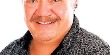 تكريم يحيى الفخرانى فى افتتاح الموسم الثقافى بالأوبرا 2 - جريدة المساء تكريم يحيى الفخرانى فى افتتاح الموسم الثقافى بالأوبرا 1 - جريدة المساء