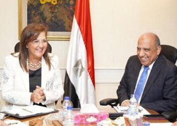 وزيرا قطاع الأعمال العام والتخطيط يبحثان موقف الترويج لبعض الفرص الاستثمارية بالشركات التابعة 19 - جريدة المساء