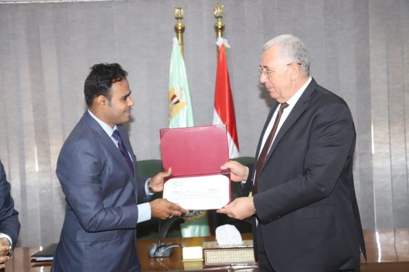 وزير الزراعة يسلم المبعوثين من ٢٣ دولة إفريقية وأسيوية شهادات اتمام البرامج التدريبية في مجالي الدواجن والأسماك 17 - جريدة المساء