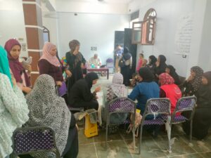 "الشعب الجمهوري" بقنا ينظم قافلة طبية لدعم صحة المرأة بقرية الأوسط قمولا بنقادة 42 - جريدة المساء